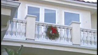 Une bite ne suffit porno fronsi pas pour une pute, alors elle baise avec 4 mecs à la fois