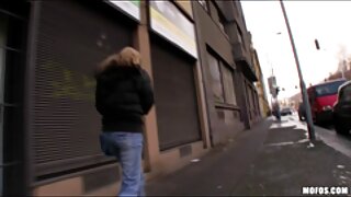 La première expérience porno streaming en francais de sexe dans le cul d'une bête rouge